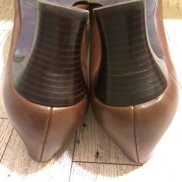 Maripe Brown Leather Pump 8.5 - Picture 6 of 7
